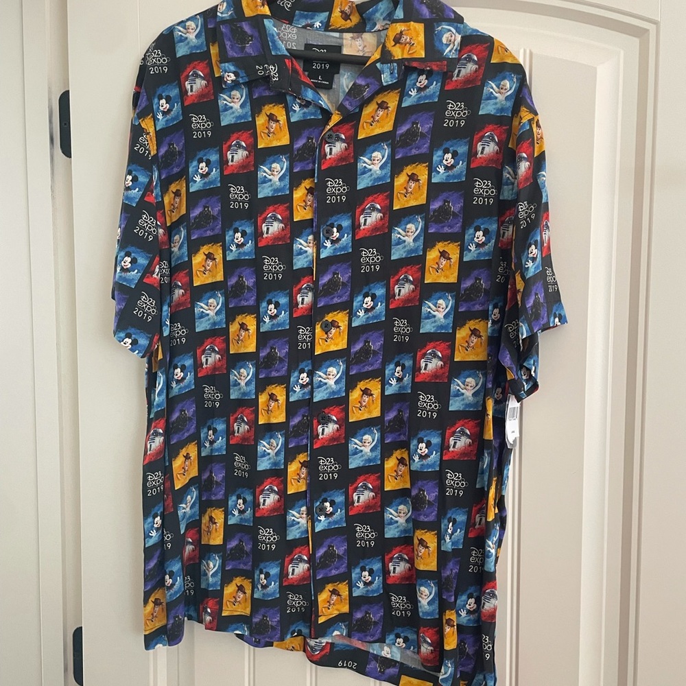 🎉Last chance sale before donation🎉Authentic/rare D23 2019 expo men’s button up